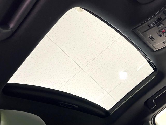 TOYOTA LEXUS UX250H 2020 Image 31