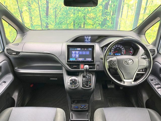 TOYOTA VOXY 2015 Image 31