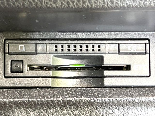 TOYOTA VOXY 2015 Image 31