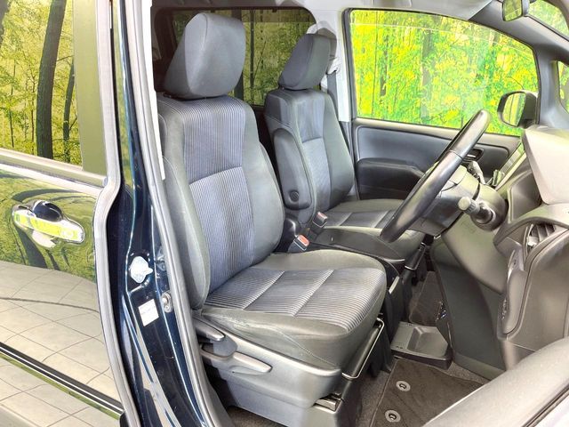 TOYOTA VOXY 2015 Image 31