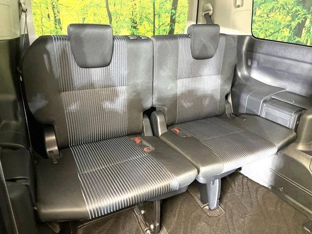 TOYOTA VOXY 2015 Image 31