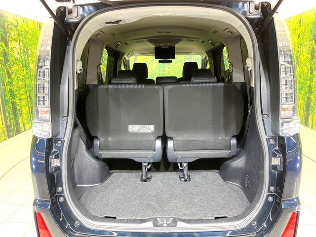 TOYOTA VOXY 2015 Image 31