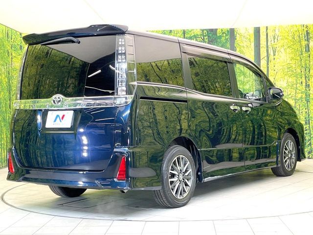 TOYOTA VOXY 2015 Image 31