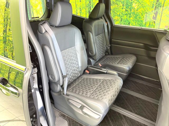 TOYOTA VOXY HYBRID 2025 Image 31