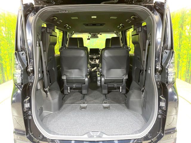 TOYOTA VOXY HYBRID 2025 Image 31