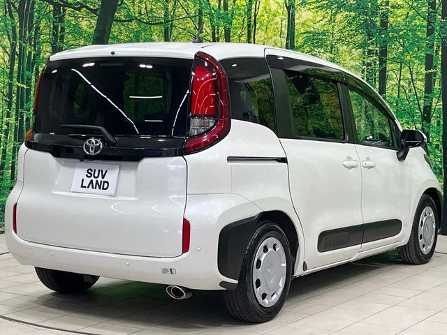 TOYOTA SIENTA HYBRID 2023 Image 31