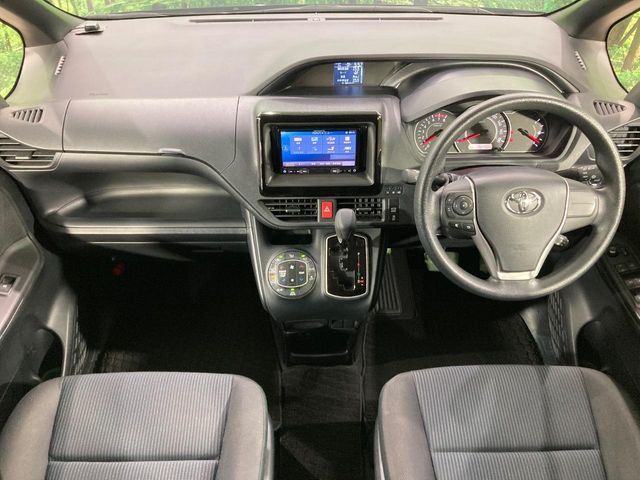 TOYOTA VOXY 2018 Image 31