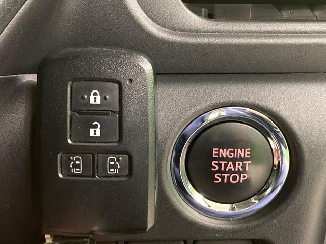 TOYOTA VOXY 2018 Image 31