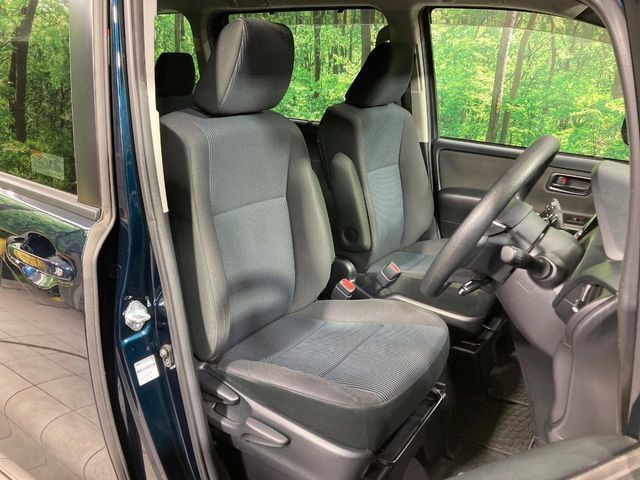 TOYOTA VOXY 2018 Image 31