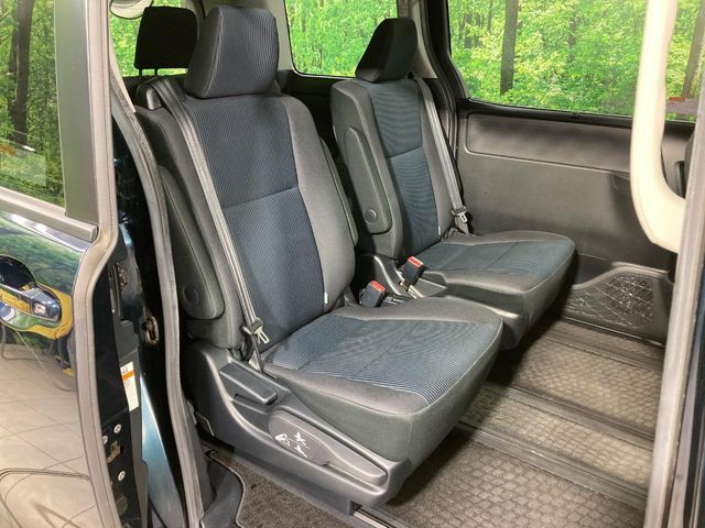 TOYOTA VOXY 2018 Image 31