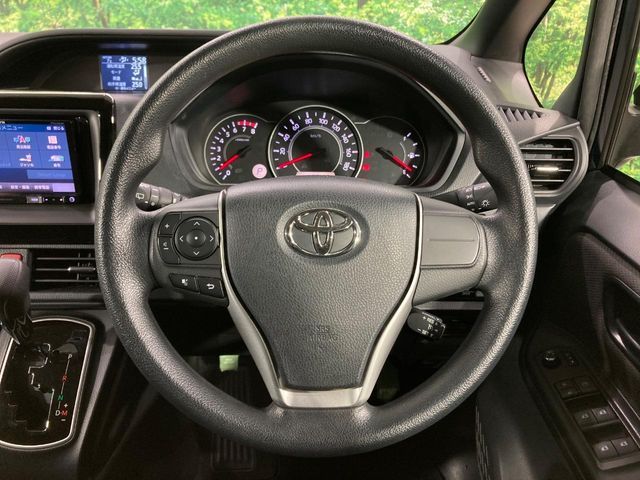 TOYOTA VOXY 2018 Image 31