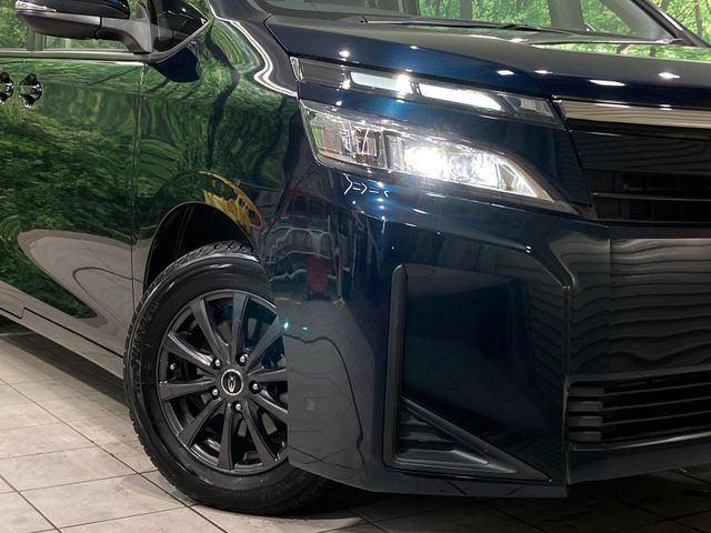 TOYOTA VOXY 2018 Image 31