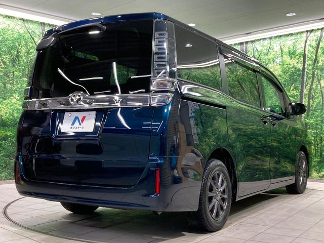 TOYOTA VOXY 2018 Image 31
