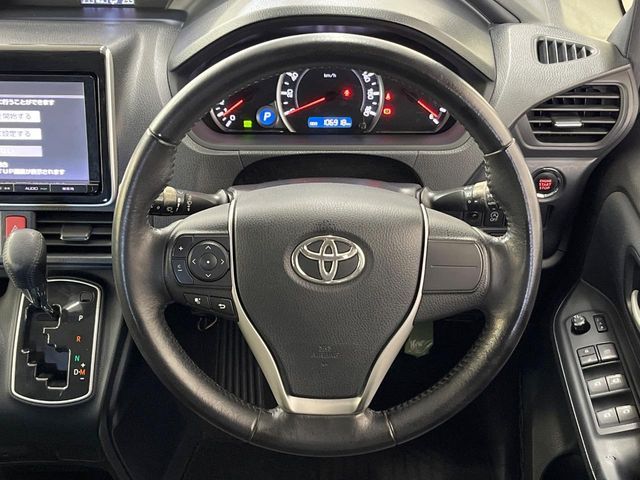 TOYOTA NOAH 2014 Image 31