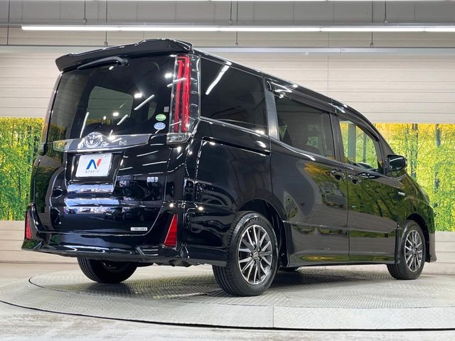 TOYOTA NOAH 2014 Image 31