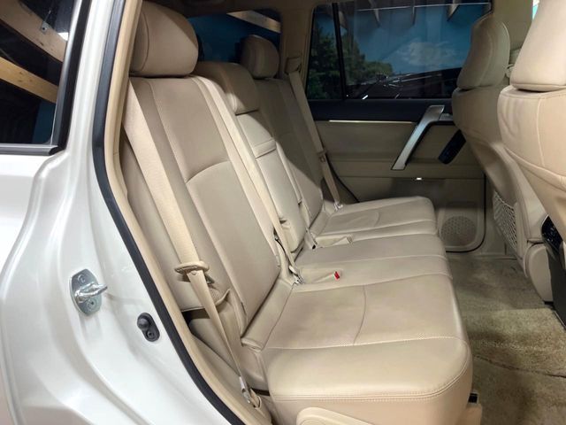 TOYOTA LANDCRUISER PRADO 2023 Image 31