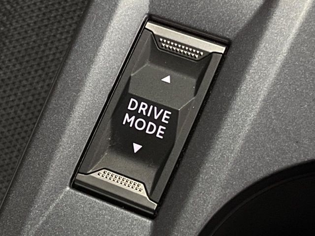 PEUGEOT 2008 2021 Image 31