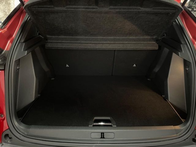 PEUGEOT 2008 2021 Image 31