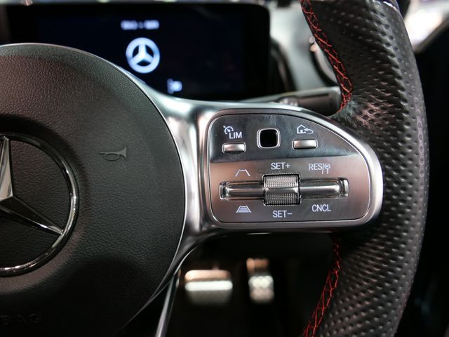 MERCEDES BENZ GLB 2023 Image 31