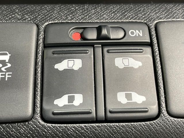 HONDA STEPWAGON SPADA 2012 Image 31