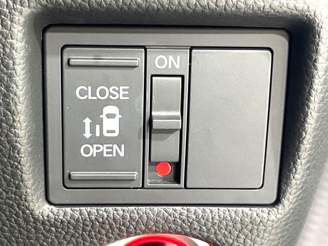 HONDA N BOX CUSTOM 2020 Image 31