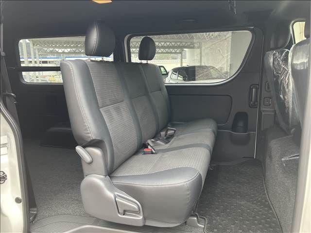 TOYOTA HIACE VAN 2WD 2025 Image 31