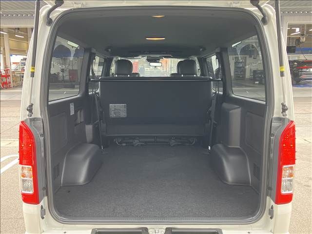 TOYOTA HIACE VAN 2WD 2025 Image 31