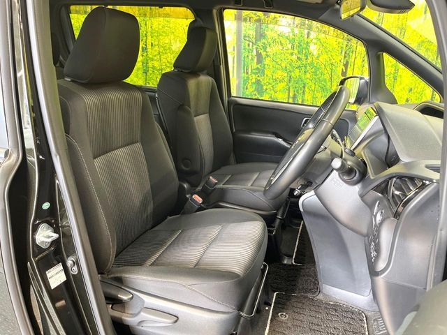 TOYOTA VOXY 2018 Image 31