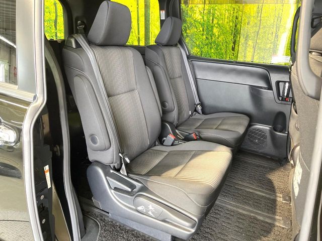 TOYOTA VOXY 2018 Image 31