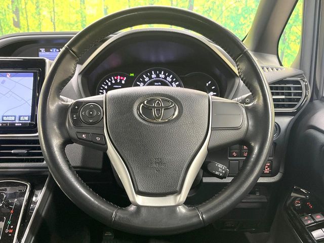 TOYOTA VOXY 2018 Image 31