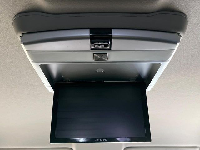 NISSAN ELGRAND 2011 Image 31