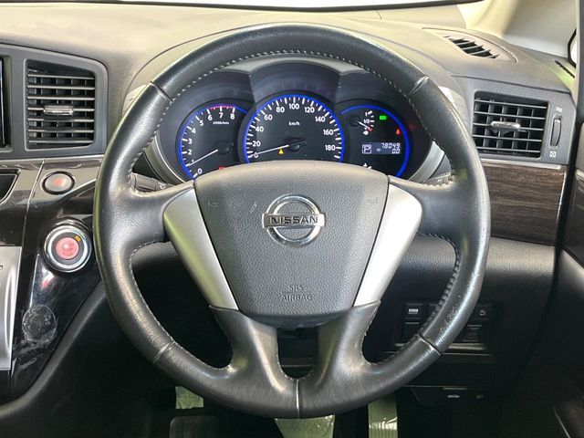 NISSAN ELGRAND 2011 Image 31