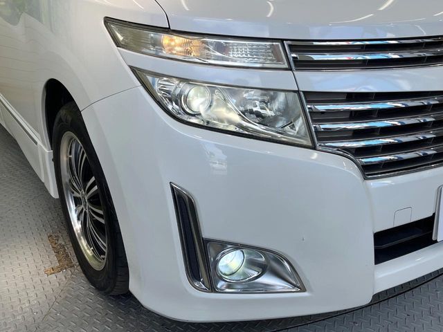 NISSAN ELGRAND 2011 Image 31