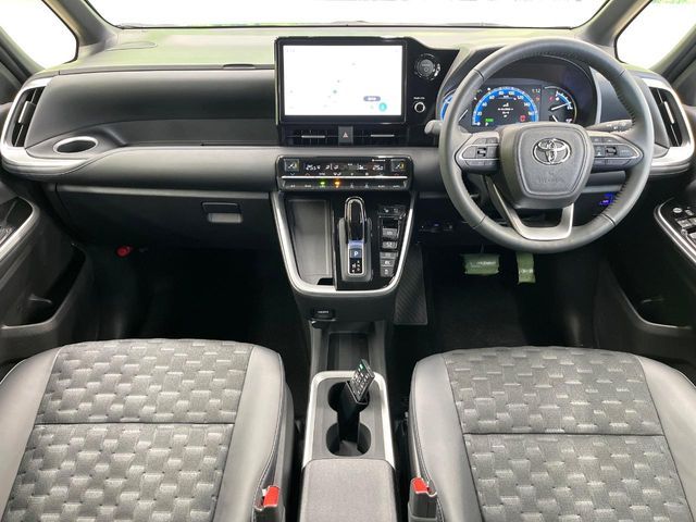 TOYOTA VOXY HYBRID 2025 Image 31