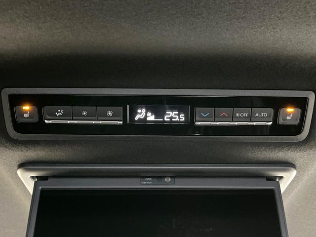 TOYOTA VOXY HYBRID 2025 Image 31