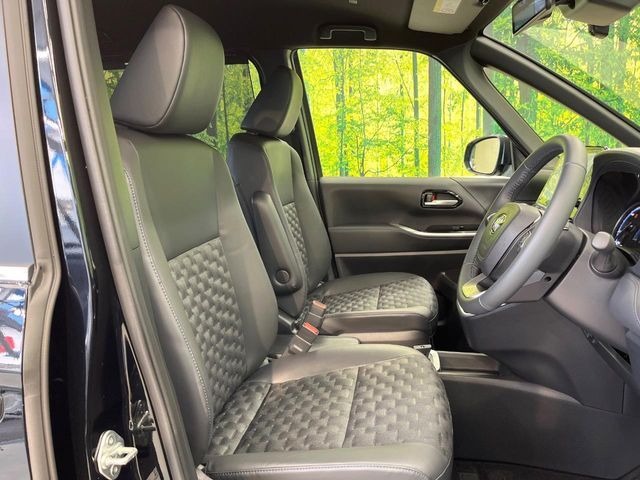 TOYOTA VOXY HYBRID 2025 Image 31