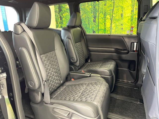 TOYOTA VOXY HYBRID 2025 Image 31