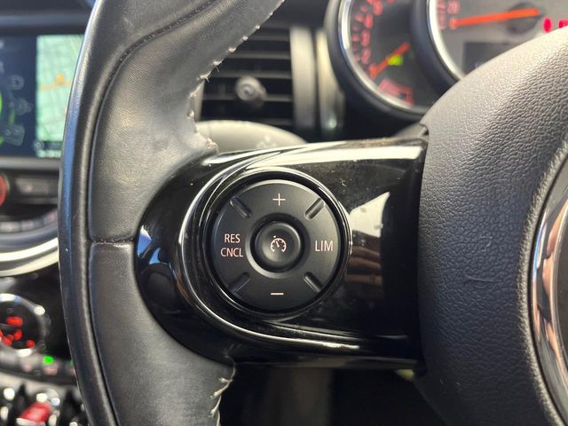 BMW MINI COOPER SD 5 2017 Image 31