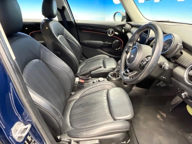 BMW MINI COOPER SD 5 2017 Image 31