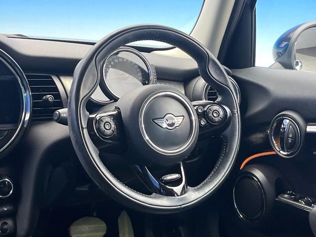 BMW MINI COOPER SD 5 2017 Image 31