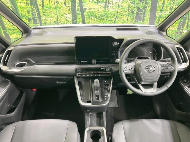 TOYOTA VOXY HYBRID 2026 Image 31