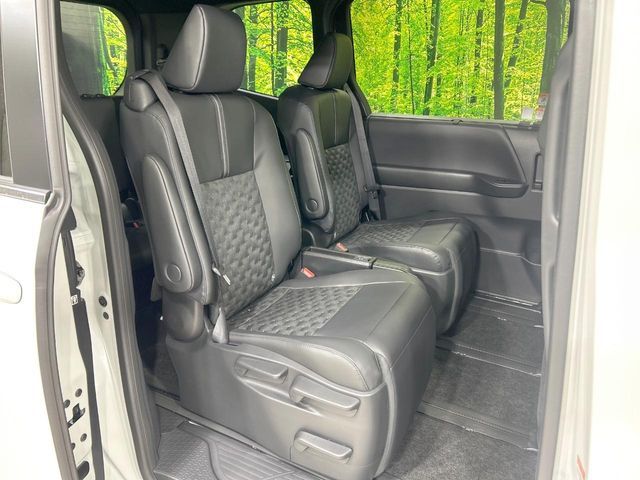 TOYOTA VOXY HYBRID 2026 Image 31