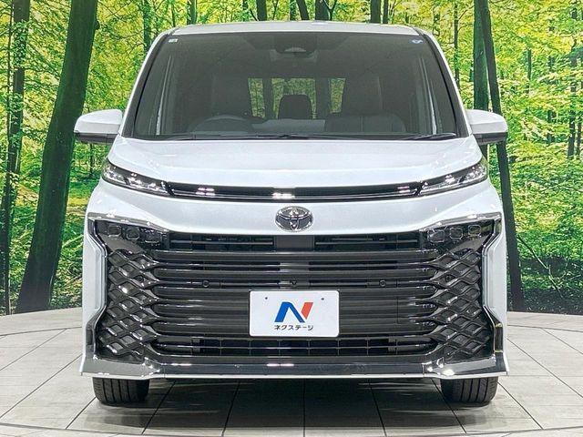 TOYOTA VOXY HYBRID 2026 Image 31