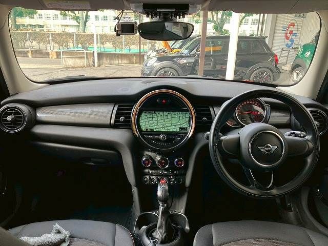 BMW MINI COOPER D 5D 2017 Image 31