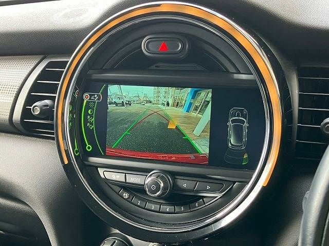 BMW MINI COOPER D 5D 2017 Image 31