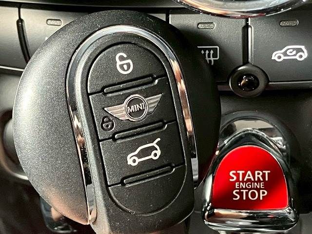 BMW MINI COOPER D 5D 2017 Image 31