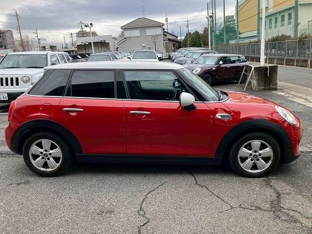 BMW MINI COOPER D 5D 2017 Image 31