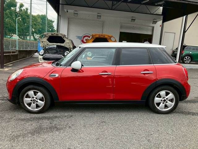 BMW MINI COOPER D 5D 2017 Image 31