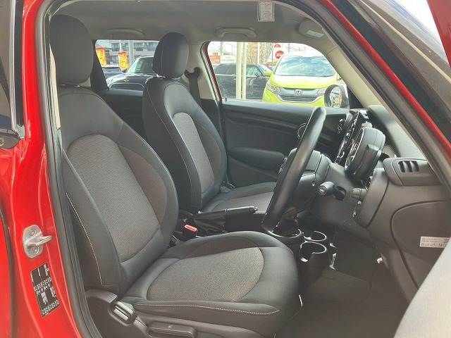 BMW MINI COOPER D 5D 2017 Image 31