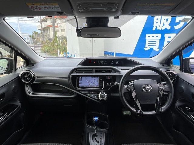 TOYOTA AQUA 2017 Image 31